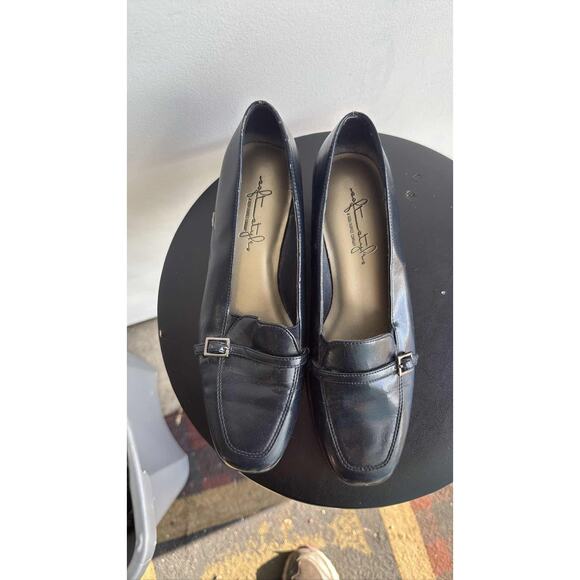 Soft Style by Hush Puppies Women's Black Slip On Loafers Buckle Detail 6.5 - Picture 1 of 8